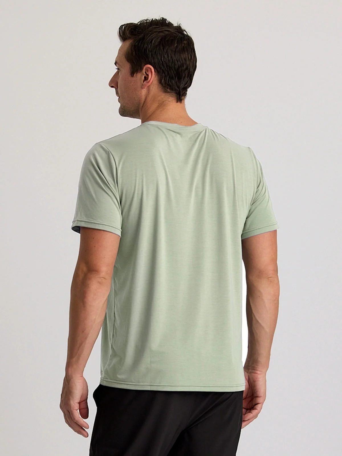 Men's Elevate Lightweight Tee Shirt - Image 2
