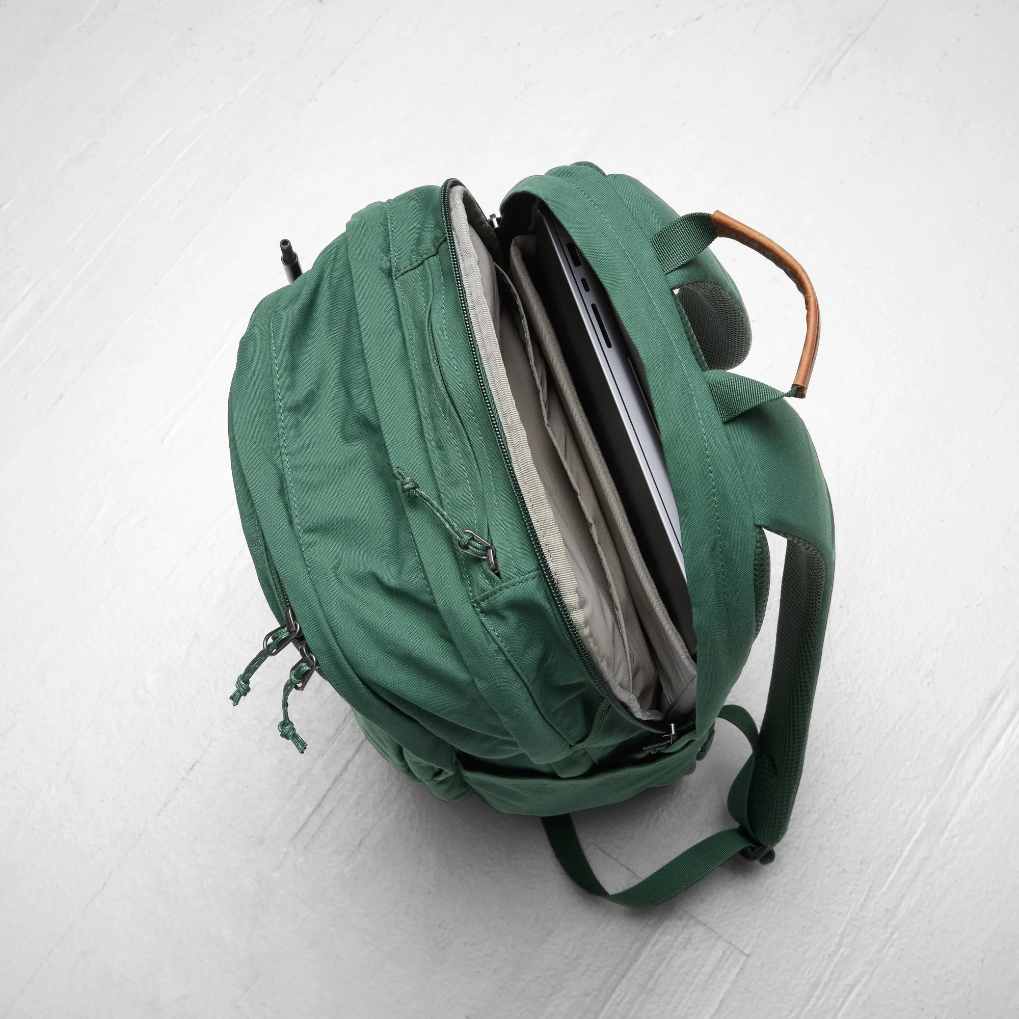 Raven 28 Backpack - Image 4