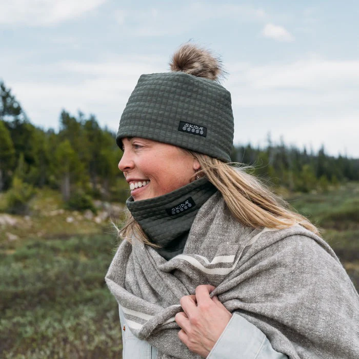 Women's Chateau Fleece-Lined Pom Hat - Image 2