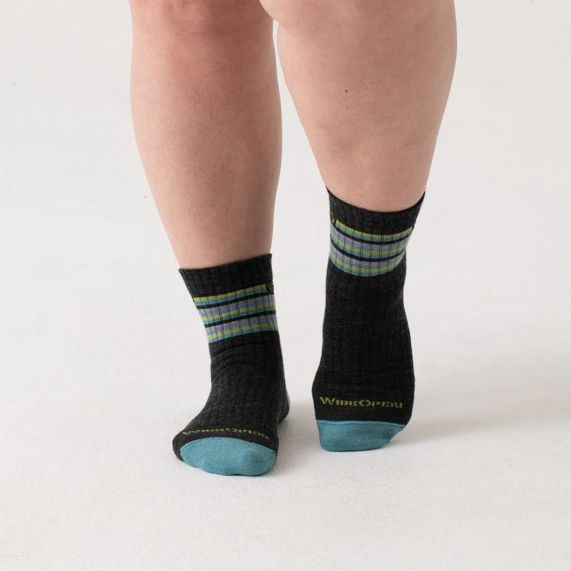 Women's Multi Stripe Cushioned Quarter Sock - Image 3